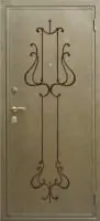 Декоративная отделка из художественной ковки на входной двери (116)