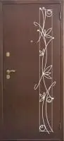 Декоративная отделка из художественной ковки на входной двери (111)