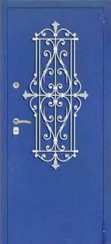 Декоративная отделка из художественной ковки на входной двери (62)