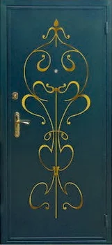 Декоративная отделка из художественной ковки на входной двери (114)