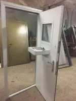 Кассовая дверь с выдвижным лотком в оружейную комнату 09