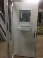 Кассовая дверь с выдвижным лотком в оружейную комнату 08