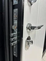 Входная дверь Маркус Вертикаль 3к белый матовый