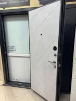 Входная дверь Маркус Мальта 3к бетон снежный