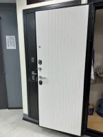 Входная дверь Маркус Вертикаль 3к белый матовый