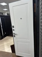 Входная дверь Маркус Декор классика белый матовый