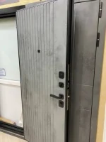 Входная дверь Маркус Вертикаль бетон темный