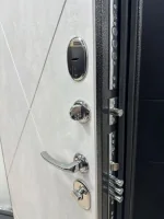 Входная дверь Маркус Мальта 3к бетон снежный