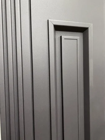 Металлофиленки на металле входной двери (1)