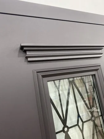 Металлофиленки на металле входной двери (1)