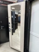 Входная дверь Маркус Декор зеркало