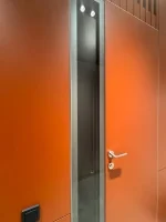 Межкомнатная скрытая дверь в эмали