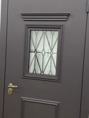 Металлофиленки на металле входной двери (1)