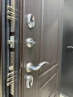 Входная дверь Маркус Аляска венге тисненый