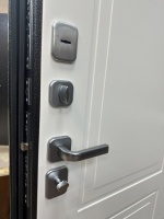 Входная дверь Маркус Декор классика белый матовый