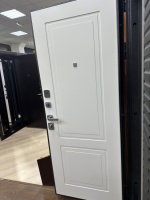 Входная дверь Маркус Декор классика белый матовый