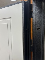 Входная дверь Маркус Декор классика белый матовый