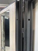 Входная дверь Маркус Декор зеркало