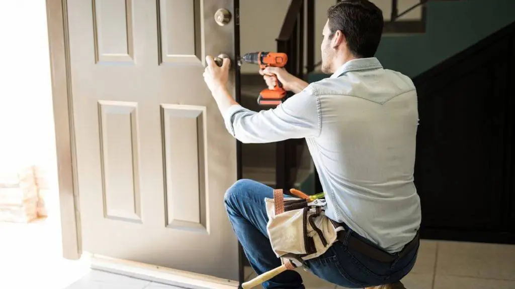 Ремонт входных дверей Ремонт входных дверей